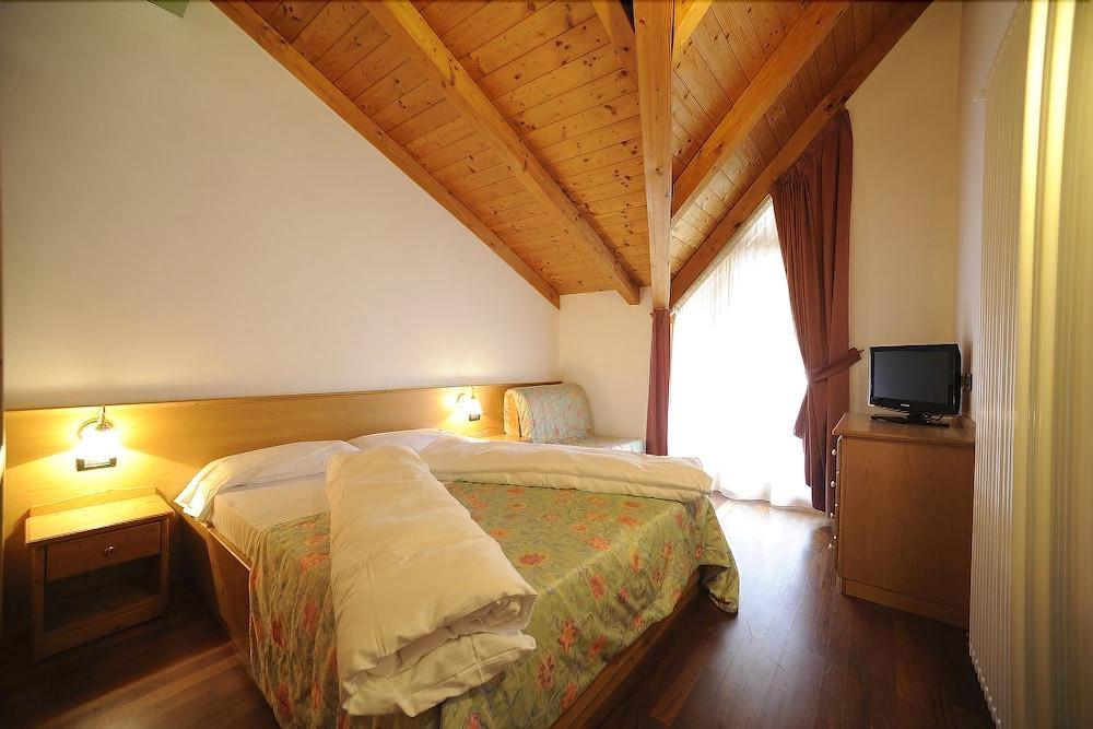 Residence Kristall- Fiemme Holidays Predazzo Bagian luar foto