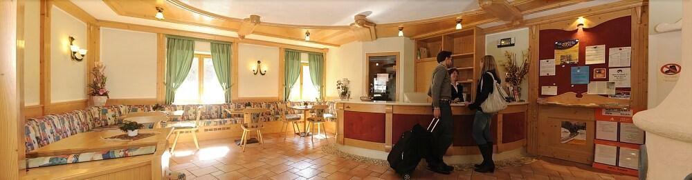 Residence Kristall- Fiemme Holidays Predazzo Bagian luar foto