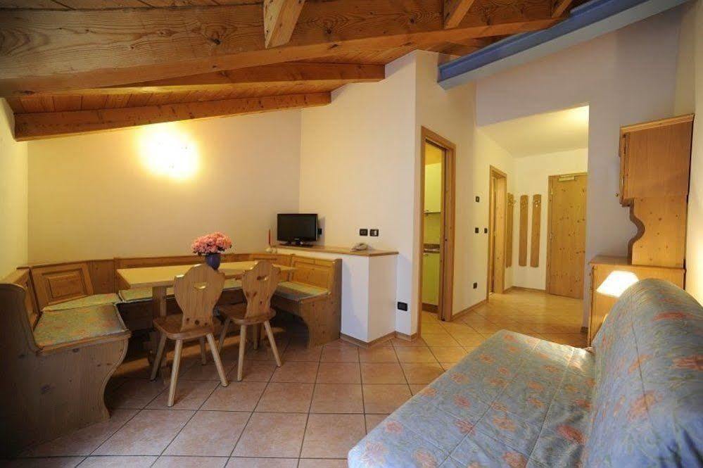 Residence Kristall- Fiemme Holidays Predazzo Bagian luar foto