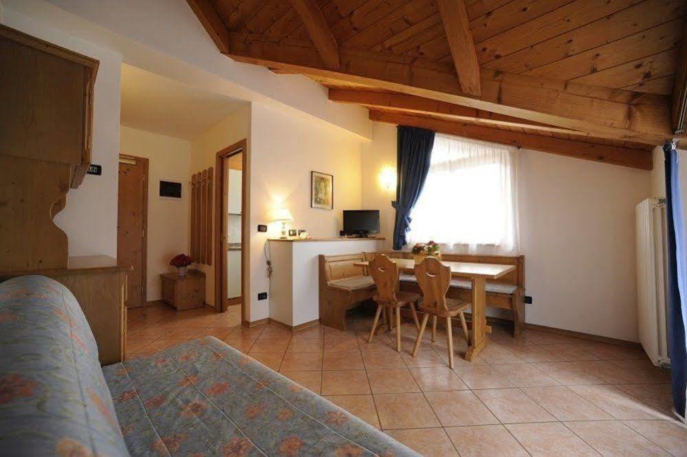 Residence Kristall- Fiemme Holidays Predazzo Bagian luar foto