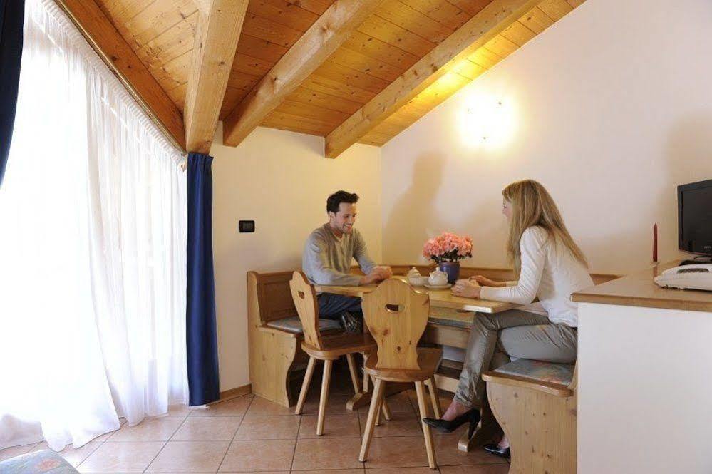 Residence Kristall- Fiemme Holidays Predazzo Bagian luar foto