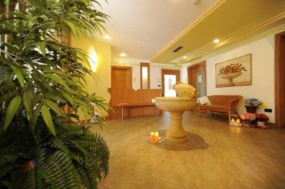 Residence Kristall- Fiemme Holidays Predazzo Bagian luar foto