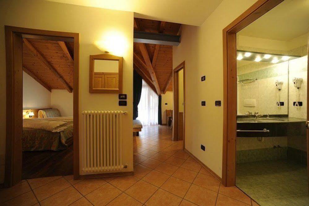 Residence Kristall- Fiemme Holidays Predazzo Bagian luar foto